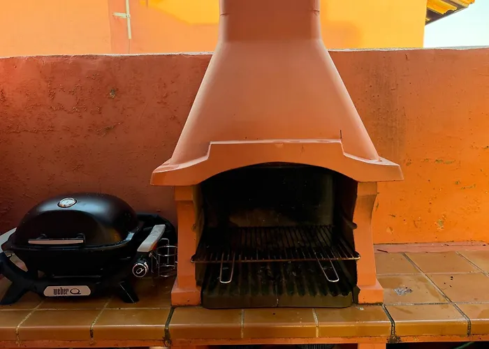 Luxury Beachside Penthouse With Terrace Apartmán