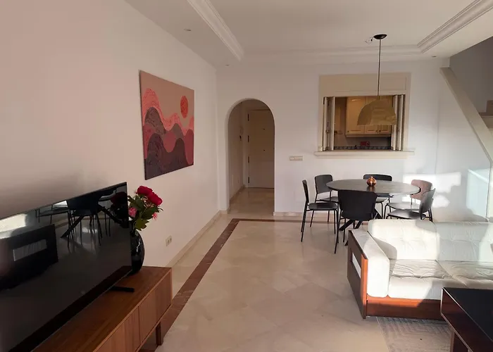 Luxury Beachside Penthouse With Terrace Apartmán *