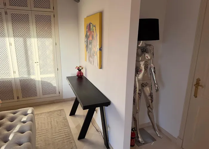 Luxury Beachside Penthouse With Terrace Apartmán