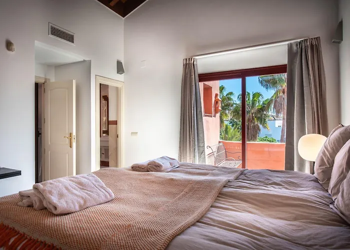 Luxury Beachside Penthouse With Terrace