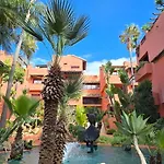 Apartament Luxury Beachside Penthouse With Terrace Marbella