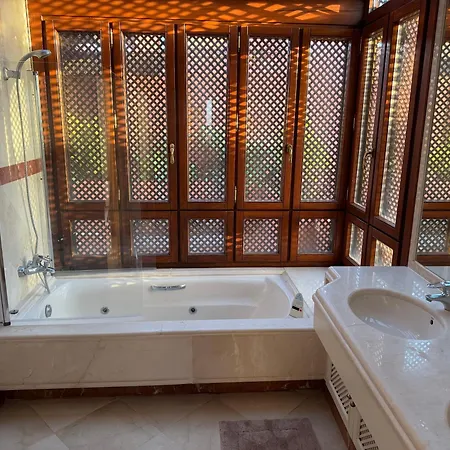 Luxury Beachside Penthouse With Terrace