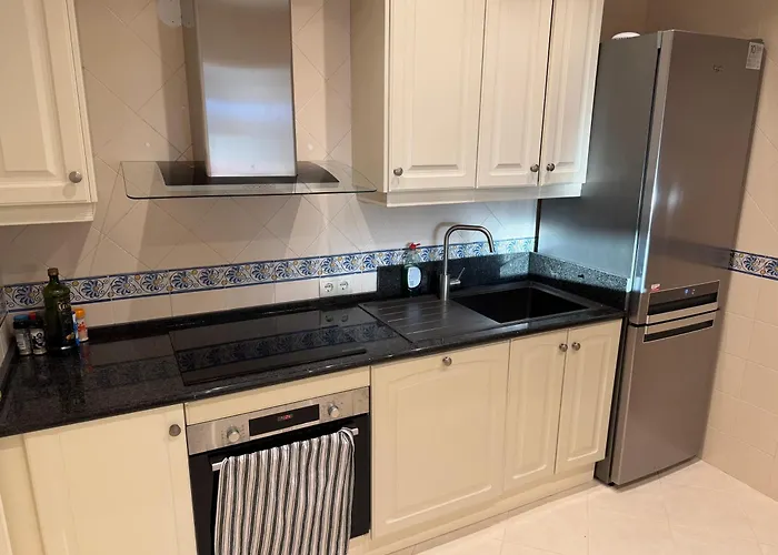 Luxury Beachside Penthouse With Terrace *